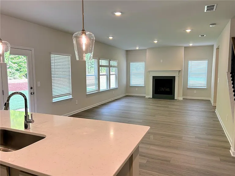 7811 Richmond Trl — Photo 8