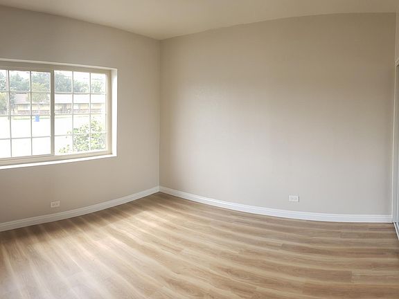 4th image of 1320 W Francis St