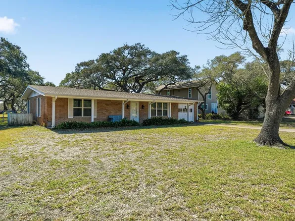 1409 Shadyside Dr, Rockport, TX 78382
