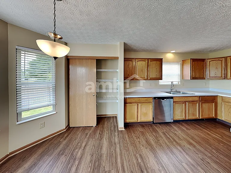 7481 Oliver Winchester Dr — Photo 7