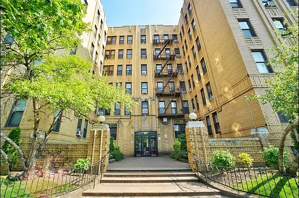 Sold by REMAX Elite | media 7