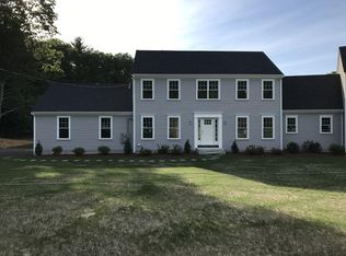 41 Cedar St, Foxboro, MA 02035
