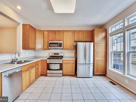 2nd image of 5841 Pearson Ln