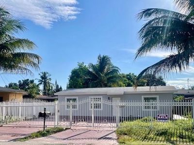 16482 NE 3rd Ave, Miami, FL, 33162