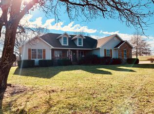 9090 Oak Way Dr, Mountain Grove, MO 65711