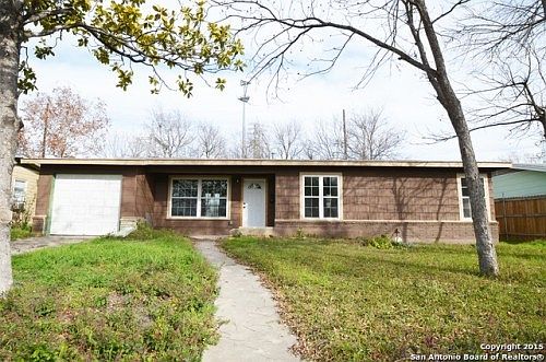 2nd image of 735 Edgebrook Ln