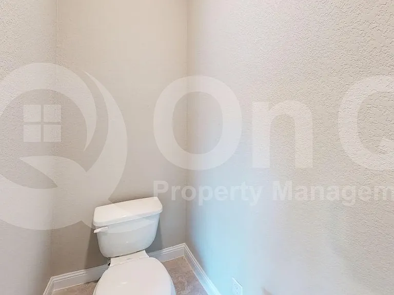 1005 Whitehall Ln — Photo 19