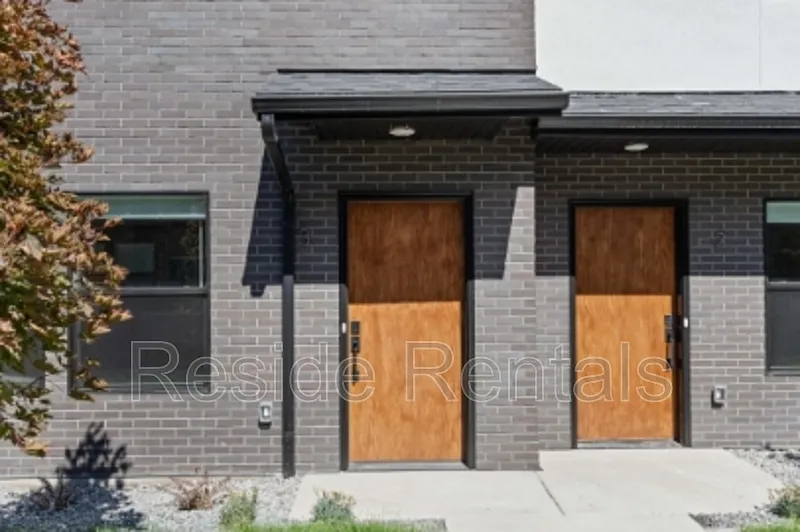 3 bed, 2.5 bath, $1,625 — Photo 2