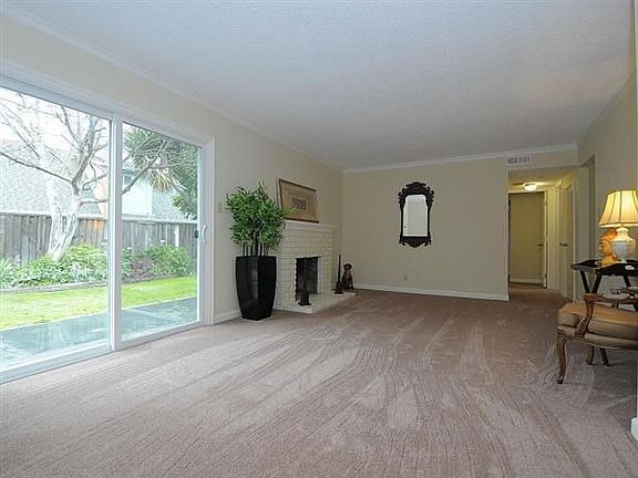 5th image of 2675 Northwood Dr