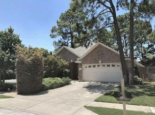 560 Cross Ridge Cir N, Fort Worth, TX 76120