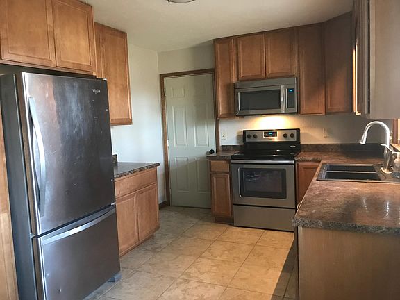4th image of 615 Pennsylvania St