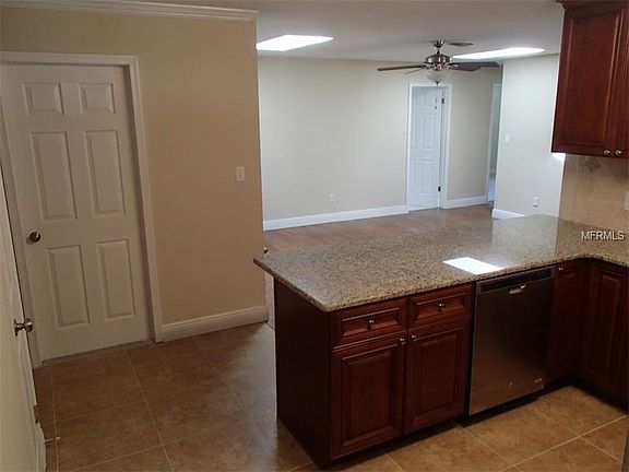 5th image of 5006 Tangerine Ave