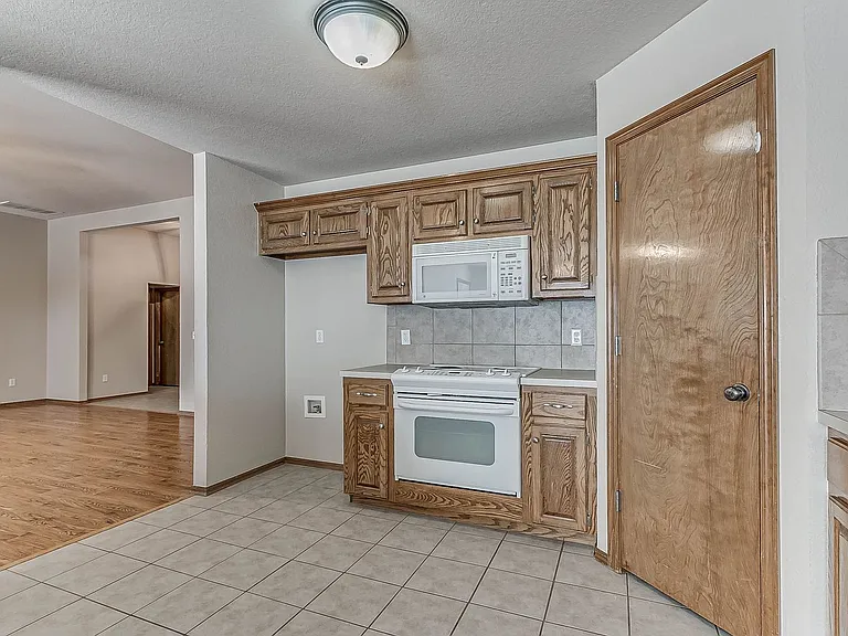 2224 NW 157th Ter — Photo 13