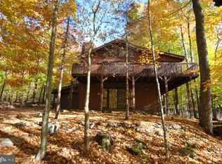 196 Mountain View Dr, Pocono Lake, PA