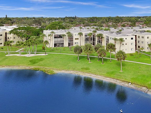 2nd image of 5130 Las Verdes Circle #311