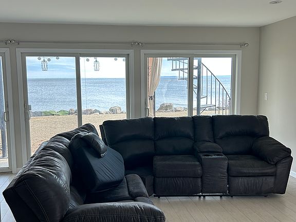 3rd image of 437 Tennyson Dr #1A