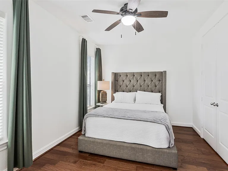8817 Lakeshore Bend Dr — Photo 23