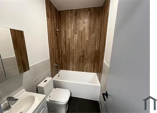 Studio, 600 sqft, $2,646 — Photo 4