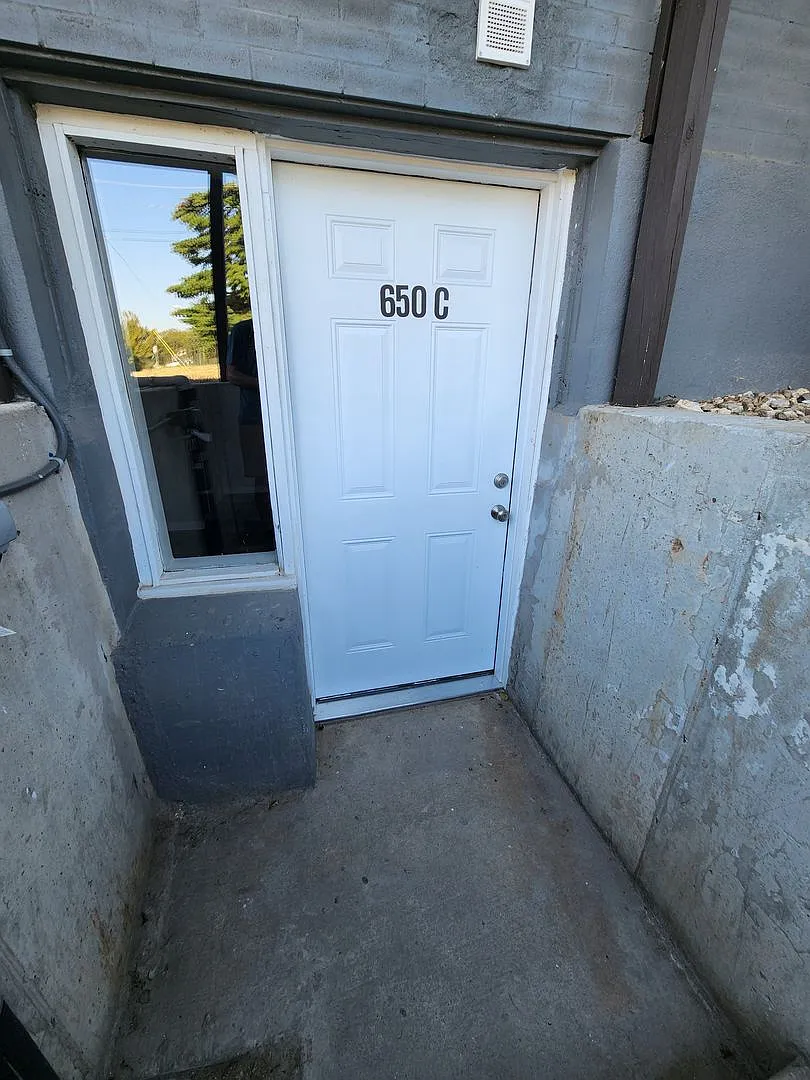 Utilities Included!! Spacious 2-Bedroom, 1-Bathroom Home Available Now!! — Photo 2
