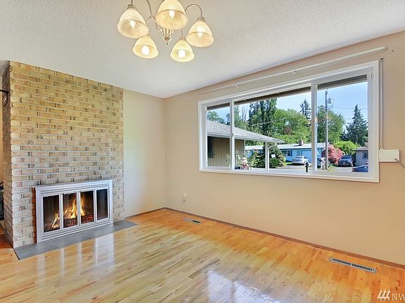 3rd image of 10415 110th St SW