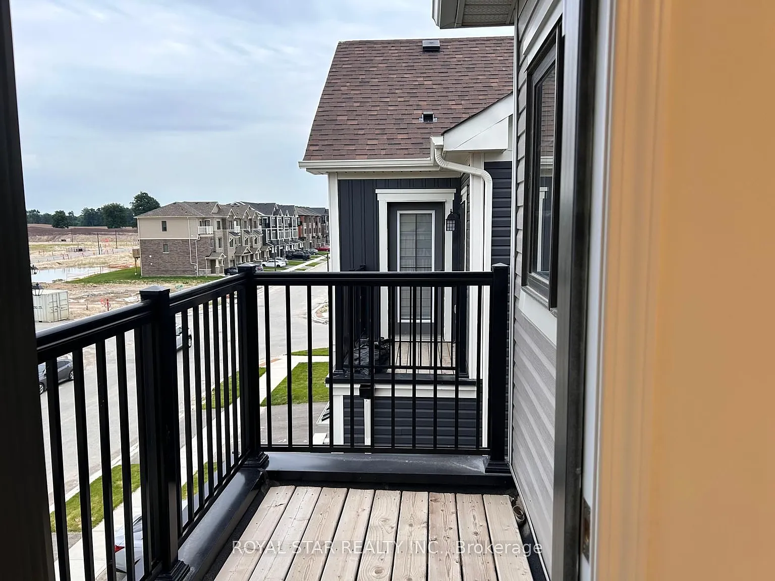 3 bed, $2,400 — Photo 4