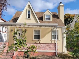 73-49 188th St #2, Fresh Meadows, NY 11366
