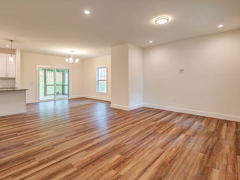 204 Cascade Ridge Rd — Photo 7