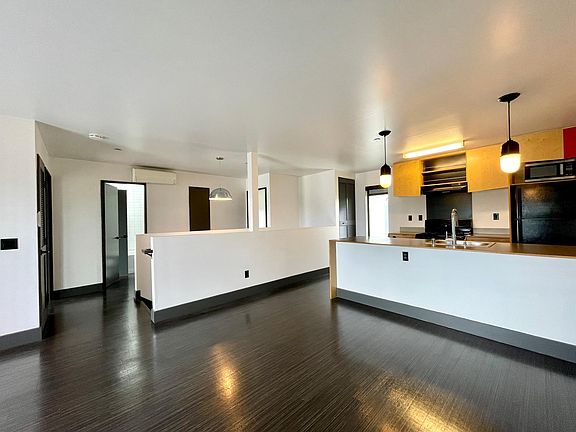 2nd image of 2521 E St #305