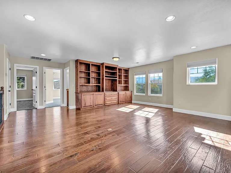 2425 Crooked Canyon Ct — Photo 22