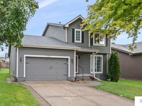 17707 Jacobs St, Omaha, NE 68135