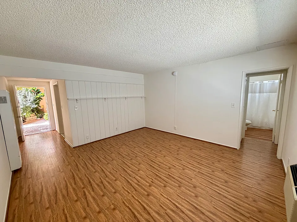 20336 Cohasset St #10
