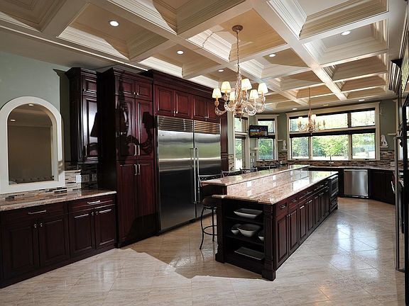 4th image of 151 Nicolosi Dr