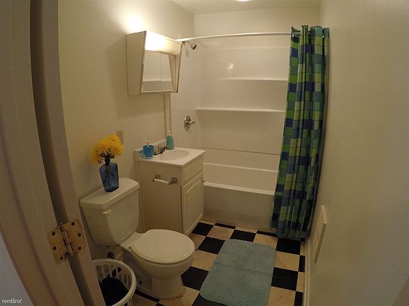 1020 Holloway Bathroom