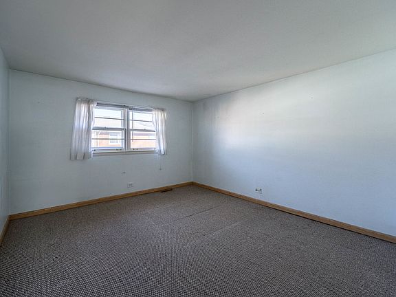 4th image of 7849 N Nordica Ave