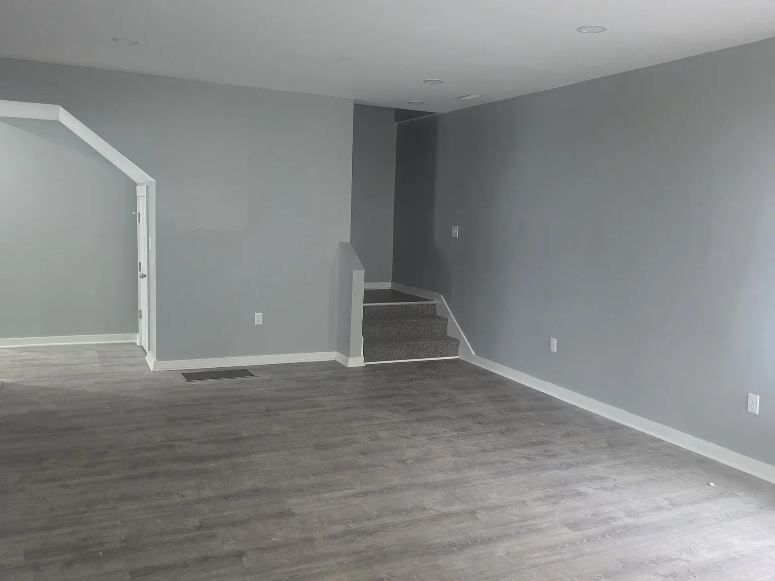 3 bed, 980 sqft, $1,395 — Photo 2