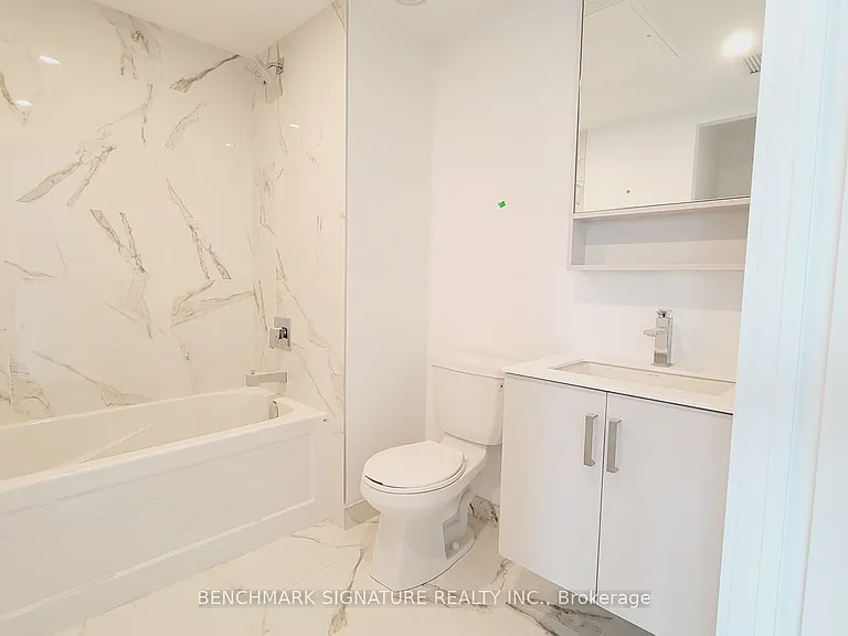 88 Queen St E #5515 — Photo 4