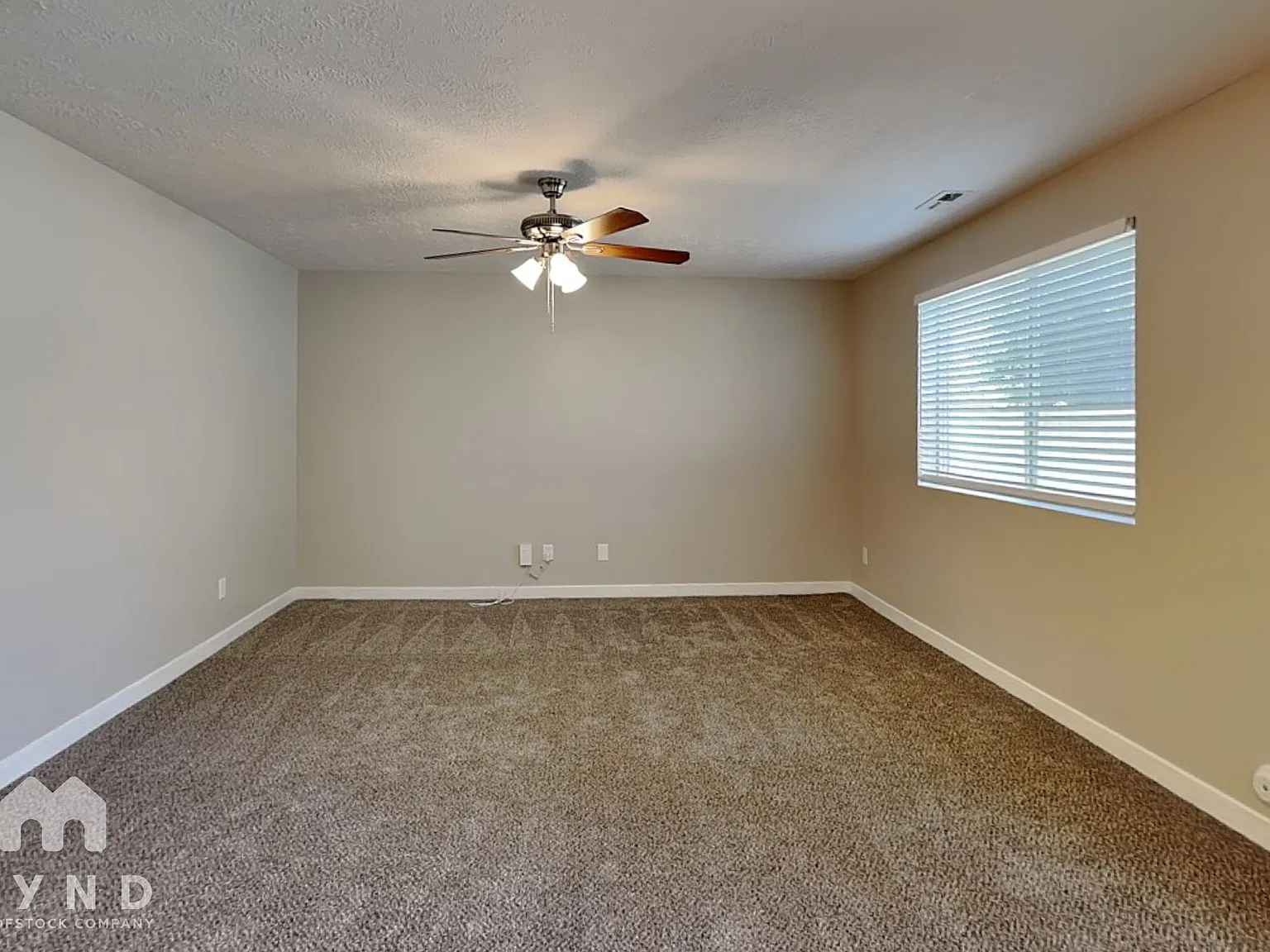 3 bed, 2.5 bath, 1740 sqft, $2,425 — Photo 2
