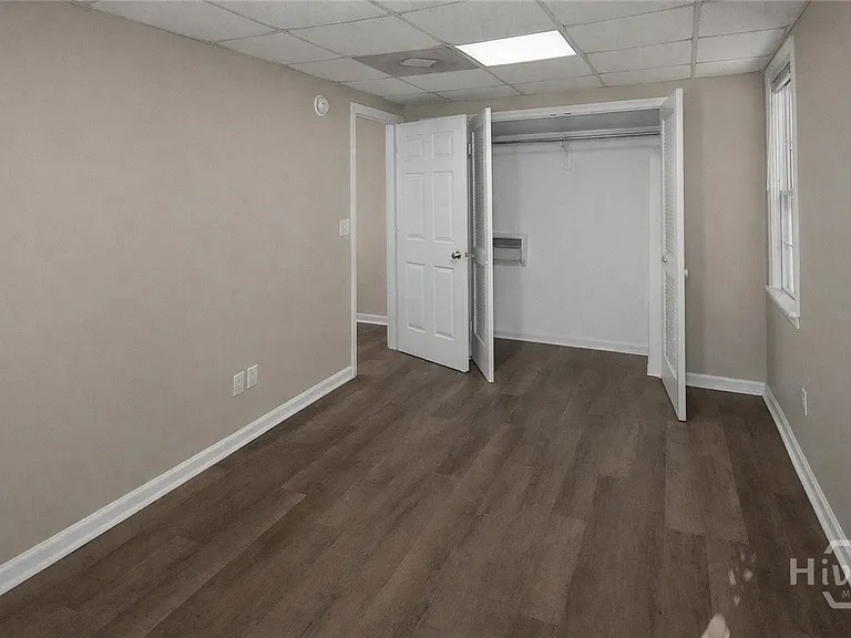 471 E Montgomery St — Photo 13