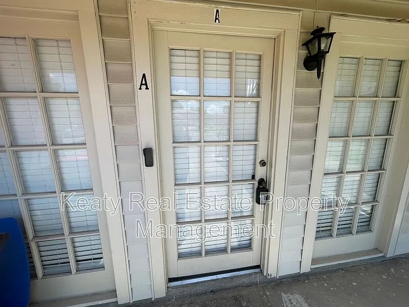 2 bed, 1.5 bath, 1000 sqft, $775 — Photo 2