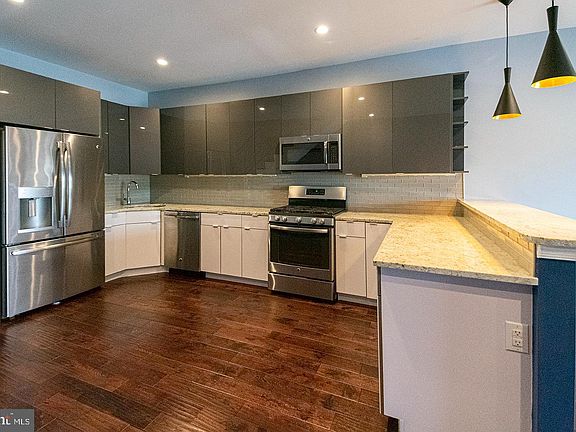 3rd image of 1619 N Marshall St #B