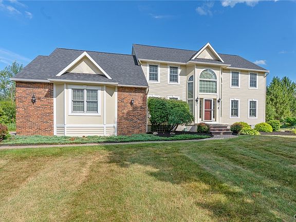 3rd image of 8222 Ashington Dr