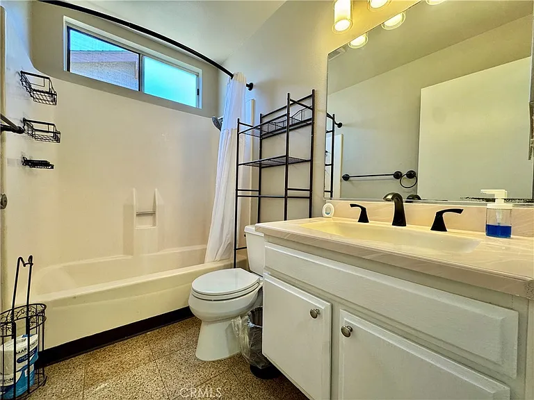1421 Meadow Glen Rd — Photo 31