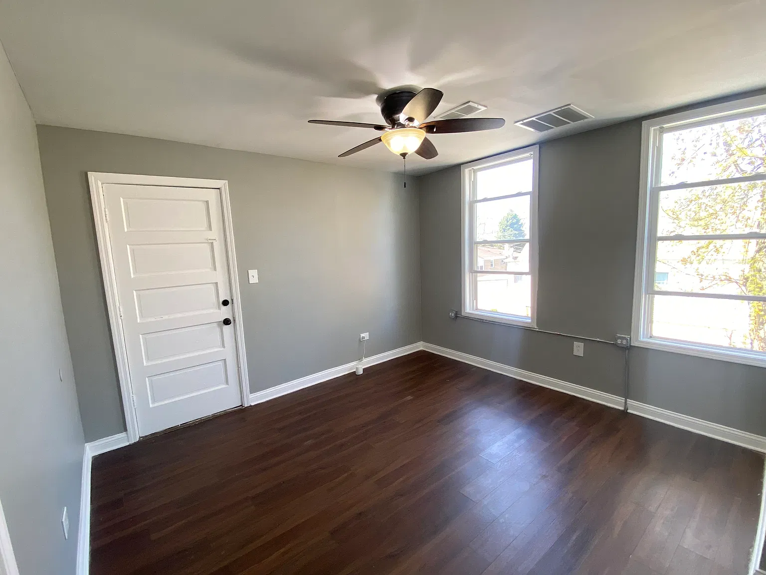 2 bed, $1,100 — Photo 4