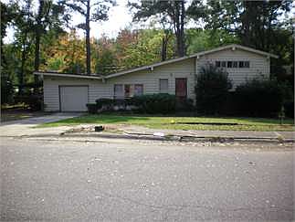 2nd image of 208 Haynes