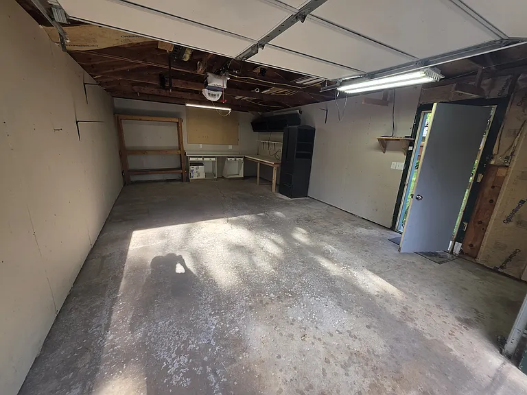 546 Hubbell St — Photo 28