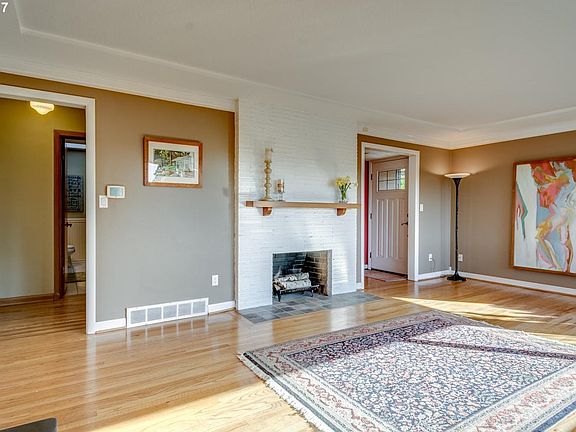 2nd image of 904 Friedel Ave