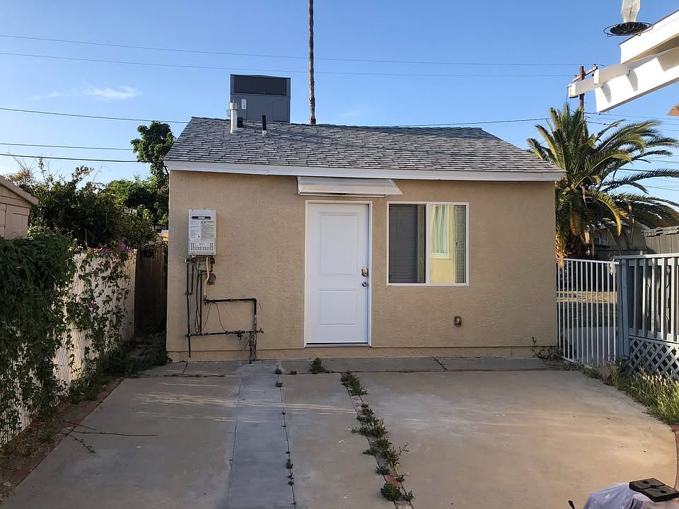 1st image of 19833 Kittridge St
