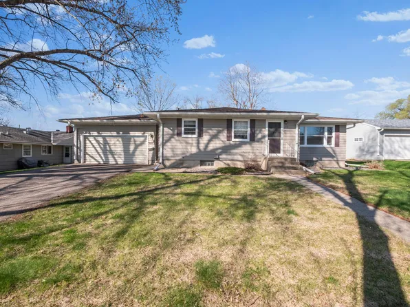 116 S California Ave, Morris, MN 56267