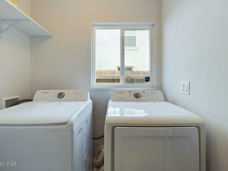 1445 Bayshore Dr — Photo 21
