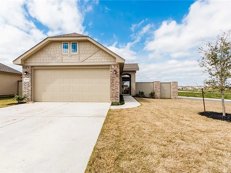 2104 Pindos Pony Way — Photo 1